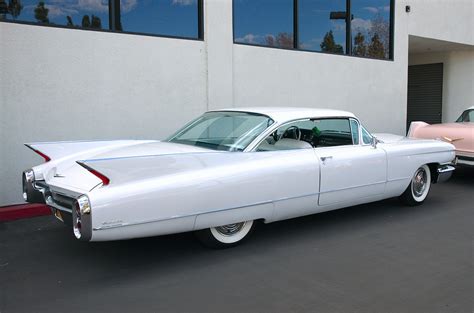 CADILLAC DE VILLE SERIES - Review and photos