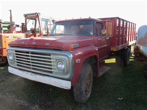 Red Ford 600 Grain Truckgrowing Up In 1970s I Was Always Was Intriqued