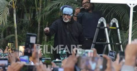 Amitabh Bachchan Greets A Sea Of Fans At His Residence See Pics