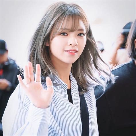 Instagram 上的 TWICE JUNGYEON 정연 ㅡ 180922 Jungyeon for First Pitch