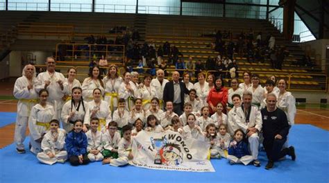 Team Taekwondo Guerra Da Applausi Ai Regionali Di Forme Al Palagallo