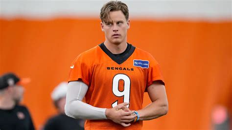 Nfl Einbruchs Drama Bei Bengals Star Joe Burrow Bikini Model Rief