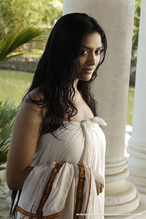 Hot Images Of Indian Actresses MAMTHA MOHANDAS Hot Cameltoe