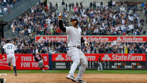 Yankees celebrate Gleyber Torres' walk-off home run against Indians ...