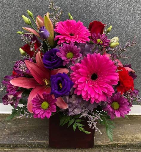 Vibrant Blooms Cube South Windsor Florists Broad Brook Gardens