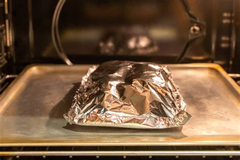 Can You Put Aluminum Foil In The Oven Learn Using Aluminum Foil