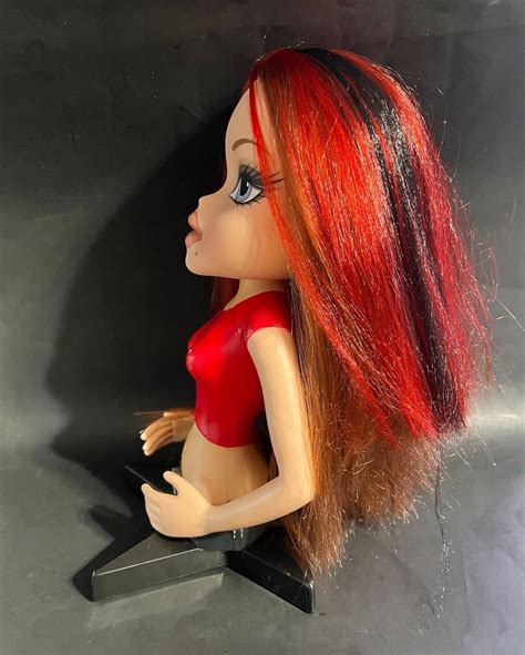 Bratz Rock Angelz Funky Fashion Makeover Roxxi Styling Head Torso Doll