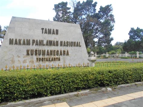 Makam Pahlawan Semaki Berada Di