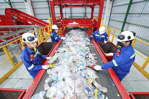 Bangkok Post Gc Rides Plastic Resin Revolution For A Safer Tomorrow