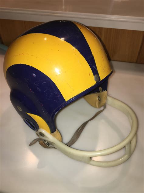 A Small Gallery Of Vintage Football Helmets Finding Nostalgia