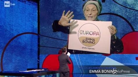 Emma Bonino Mostra Il Simbolo Della Sua Lista Europa Da Fazio Lapresse