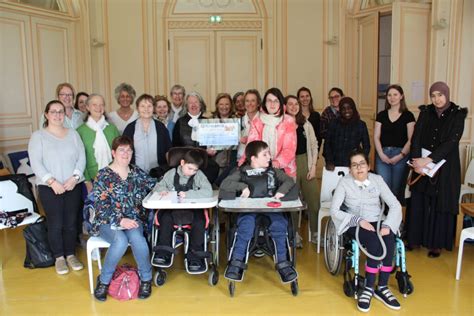 Remise de dons à l IME Dabbadie de Villeneuve d Ascq par le club de