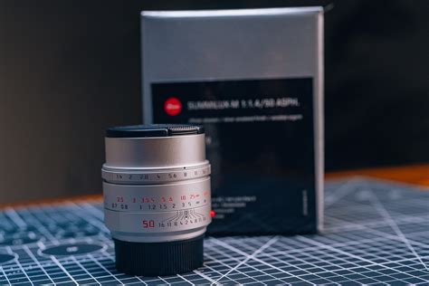 FS 2023 Leica 50mm Summilux ASPH V2 Close Focus 11729 4699 FM