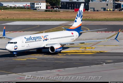 TC SOH SunExpress Boeing 737 8HC WL Photo By Pascal Weste ID 1092346