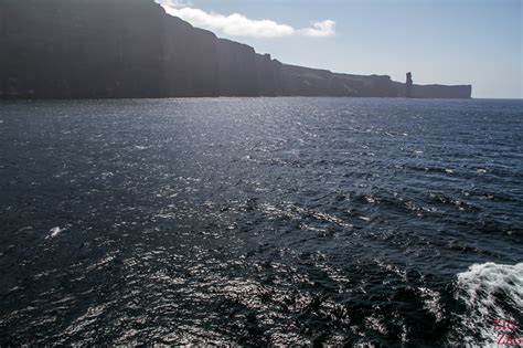 Ferry Scrabster to Orkney - Tips + Photos of cliffs and Old Man of Hoy