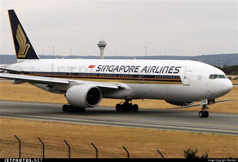 V Srq Boeing Er Singapore Airlines Brenden Jetphotos