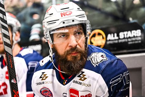 Eishockey Profi Patrick Reimer Nürnberg Ice Tigers Man muss dem