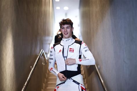 F1 Oliver Bearman à Nouveau Au Volant De La Haas à Barcelone