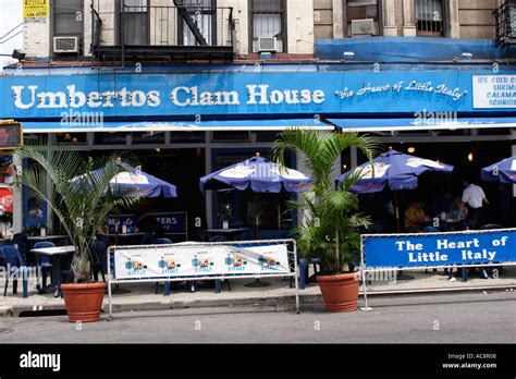 Umbertos clam house little italy hi-res stock photography and images - Alamy