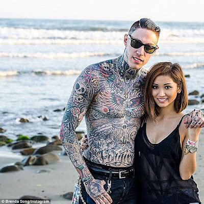 Meet Miley Cyrus Older Brother Trace Cyrus Photos