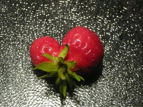 Banco De Imagens Plantar Fruta Doce Flor Pétala Amor Coração Comida Vermelho Produzir