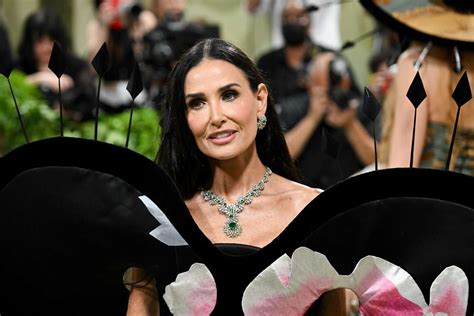 فيديو.. أجمل مجوهرات النجمات في حفل ميت غالا 2024.. فخامة تسحر القلوب ...