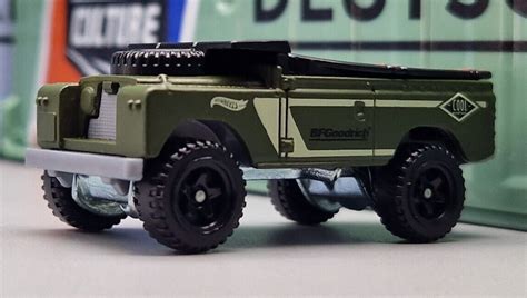 Hot Wheels Land Rover Series Ii Baja Blazers Hkg