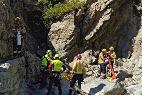 Mor Una Dona En Caure De Metres Per Una Zona Rocosa A L Alt Empord