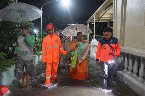 Waru Sidoarjo Dikepung Banjir Rw Dan Rt Lumpuh Jawa Pos