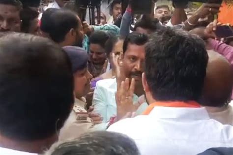 On Day Of Ayodhya Event Dalits Stop Bjp Mp From Entering Karnataka