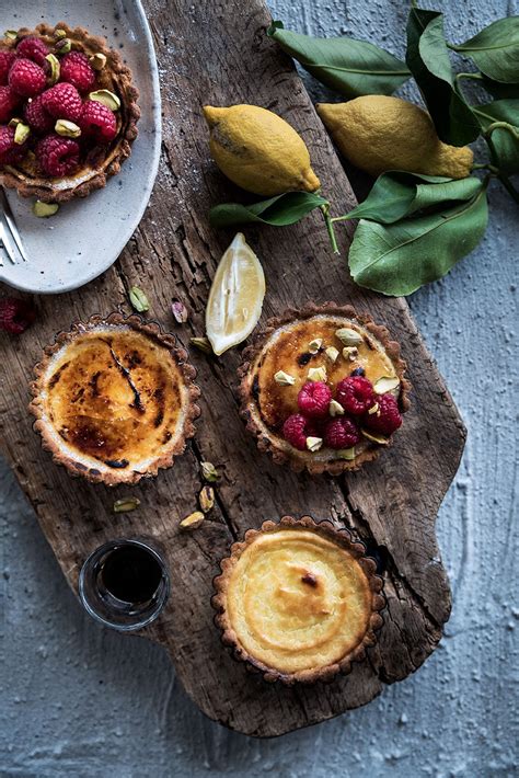 Crostatine Alla Cr Me Br L E Con Pistacchi E Lamponi Ricetta