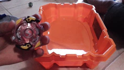 Combat de toupies beyblade epic dans ma nouvelle arène YouTube