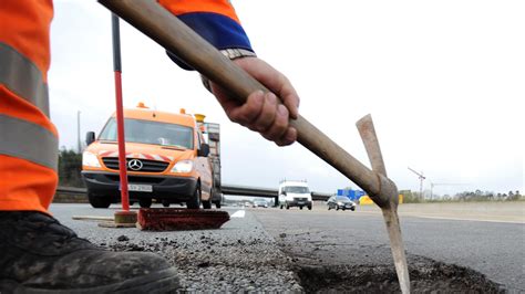 Verkehrs Infrastruktur Bericht Zahl maroder Straßen und Brücken