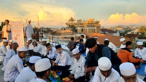 Laznas BMH Gelar Buka Puasa Berkah Perdana Ramadhan Dengan 1 117 Santri