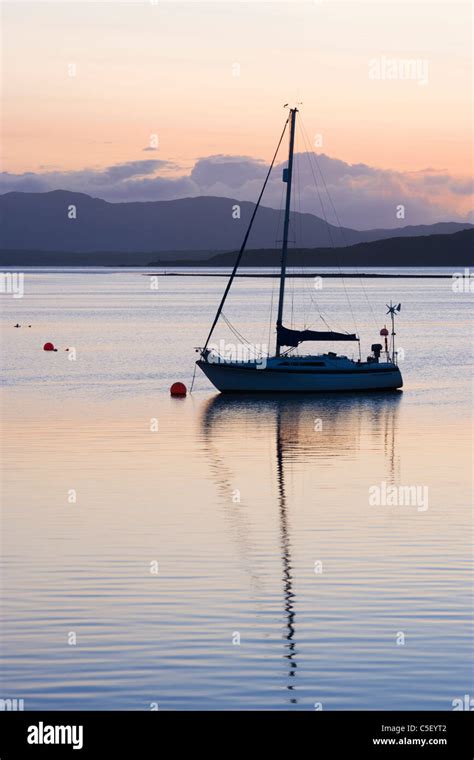 Loch etive boat hi-res stock photography and images - Alamy