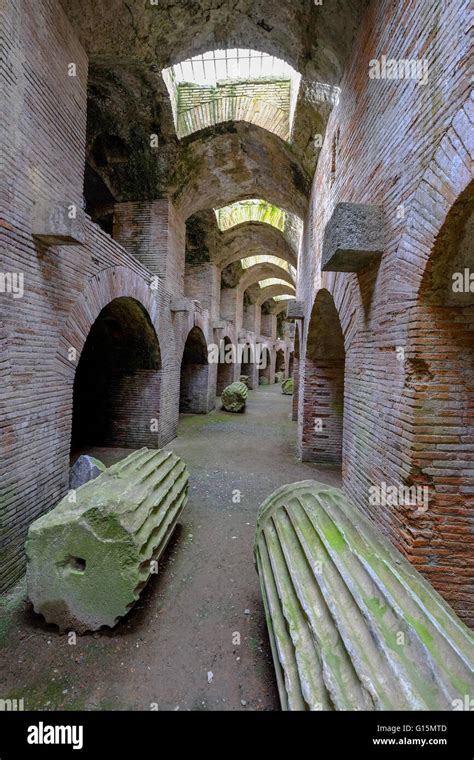 Anfiteatro Flavio Di Pozzuoli Immagini E Fotografie Stock Ad Alta