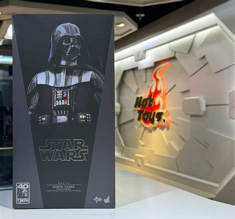 現貨全新 Hot Toys MMS700 1 6 Darth Vader Deluxe Version Collectible Figure 興趣及遊戲 玩具 遊戲類