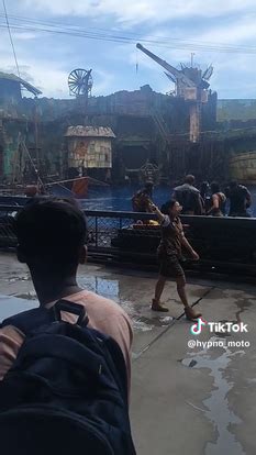 WaterWorld performer suffers 'minor discomfort' after being thrown in ...