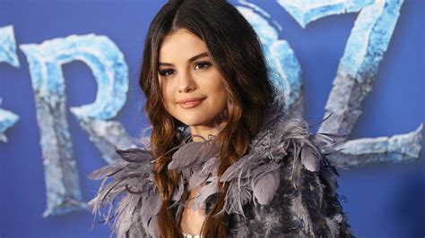 Selena Gomez Opens Up About Body Shaming On Instagram It Really Messed