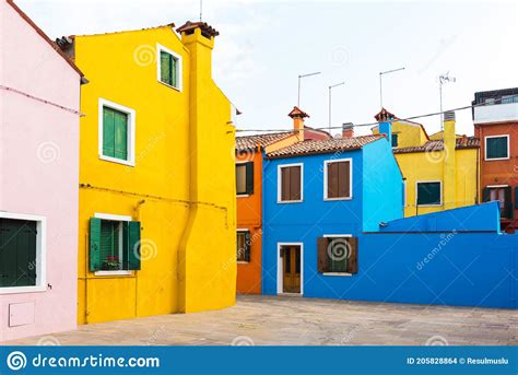 Coloridas Casas Tradicionales Del Burano Venice Italy Foto De Archivo