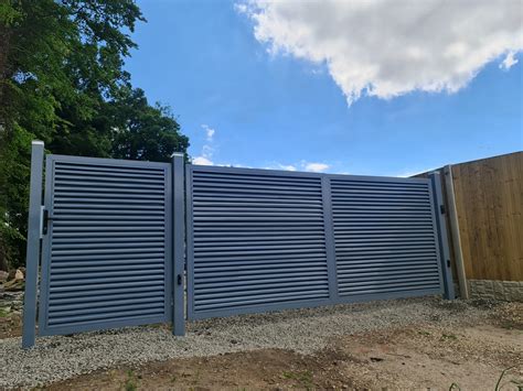 Automatic Double Leaf Gate Louver Infill Pedetrian Gate