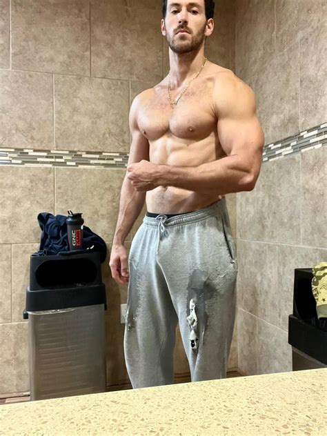 I Heard You Guys Like Big Arms Nudes Ladybonersgw NUDE PICS ORG