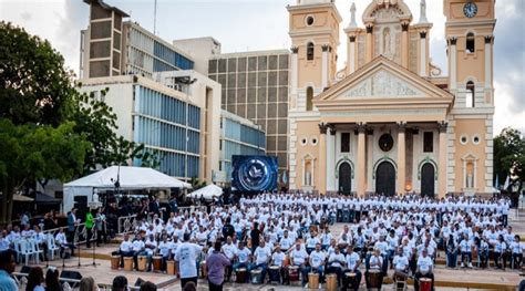 Venezuela Obtuvo El R Cord Guinness Por Orquesta Folcl Rica M S Grande