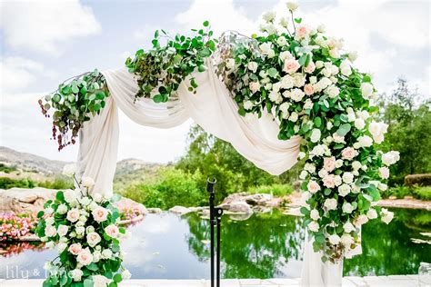 How To Make Your Outdoor Wedding Glamorous This Spring Lily And Lime