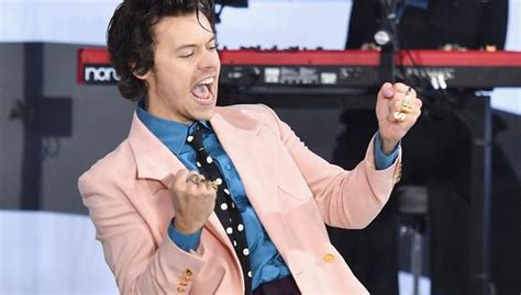 Harry Styles Sorprende A Todos Con Su Tercer álbum De Estudio “harrys