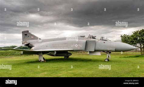 Raf Phantom Fgr2 Xv406 En Exhibición Estática Exterior En El Museo De