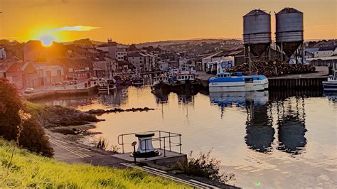 Wicklow town at sunset : r/ireland