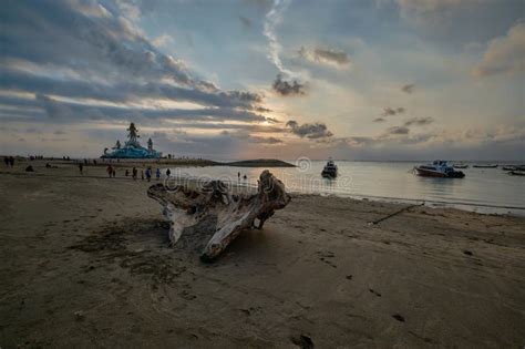 Playa Pantai Jerman German En Kuta Bali Indonesia Al Atardecer Foto De