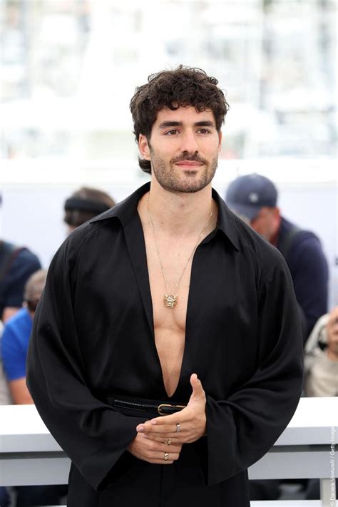 Look Irreverente Jos Condessa Deslumbra Em Cannes