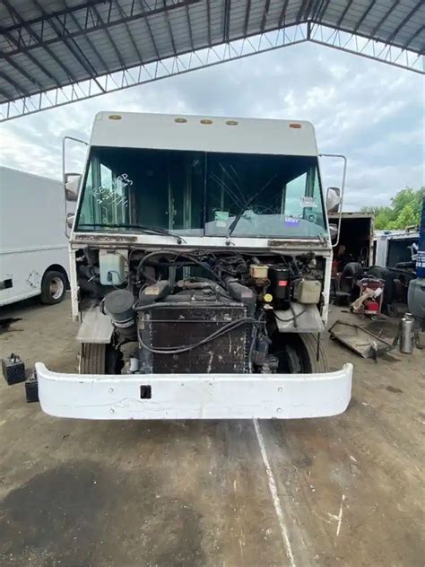 Salvage 2000 Freightliner Mt45 Chassis Box Truck For Parts Elkton Maryland United States